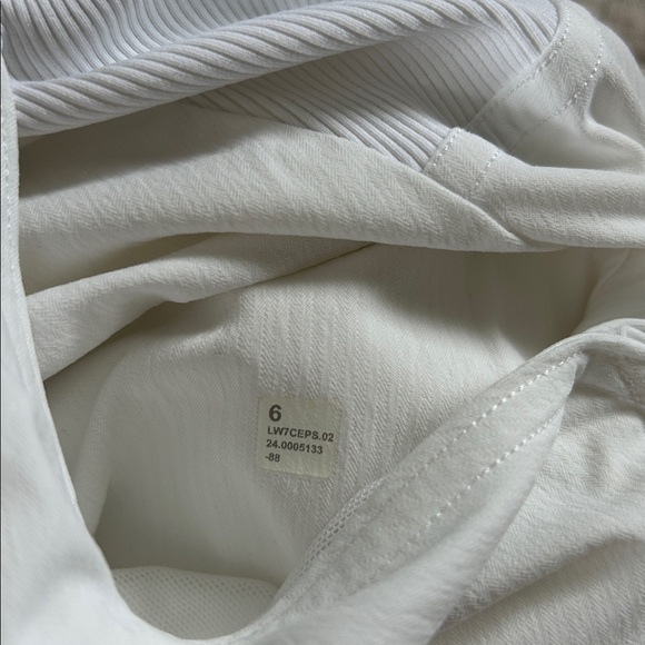 Lululemon dance studio white high rise lined casual shorts 6 - Picture 12 of 14